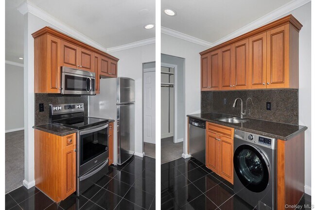 Building Photo - 427 Main St