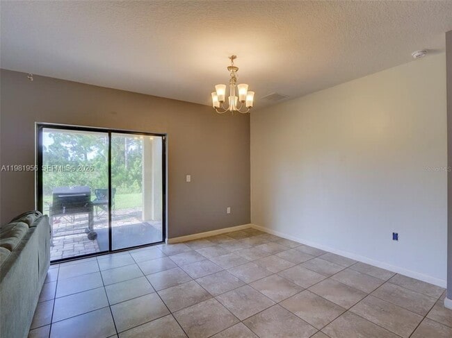 Building Photo - 808 Old Country Rd S E