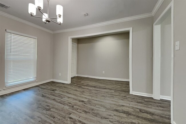 Building Photo - 1315 Forest Hollow Dr