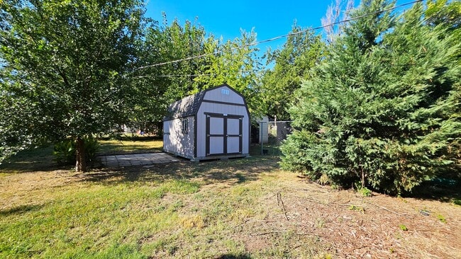 Building Photo - 3 Bed/2 Bath Paseo District Neighbor