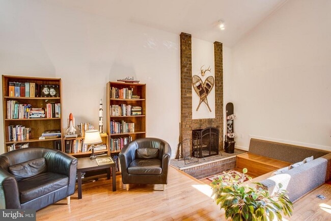 Primary Photo - 10108 Quayle Ct