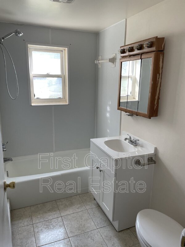 Building Photo - 47 W Hanover St