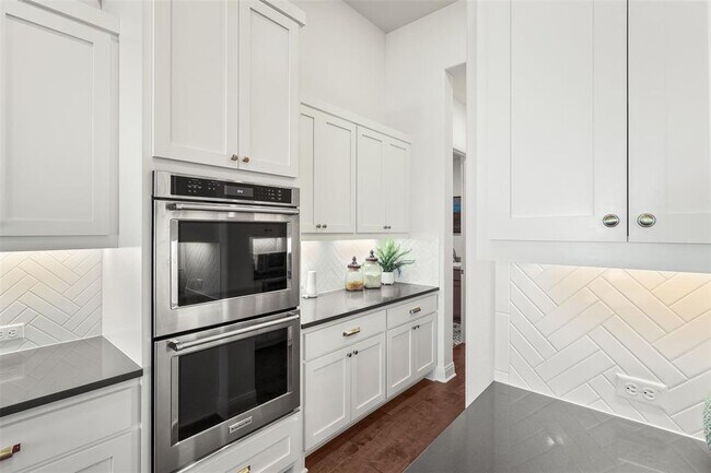 Building Photo - 299 Peakside Cir