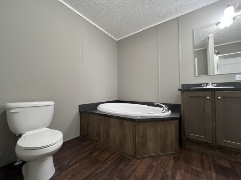 Building Photo - 41 Water Oak Ct