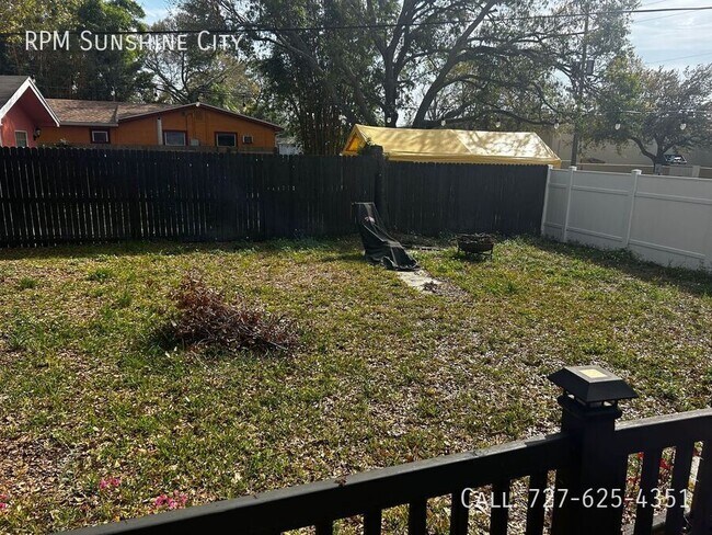 Building Photo - 4738 38th Ave N