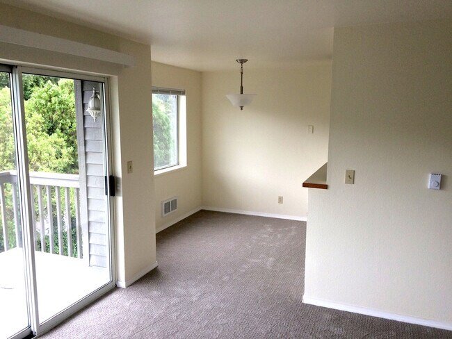 Building Photo - Hidden Gem in Northeast Seattle