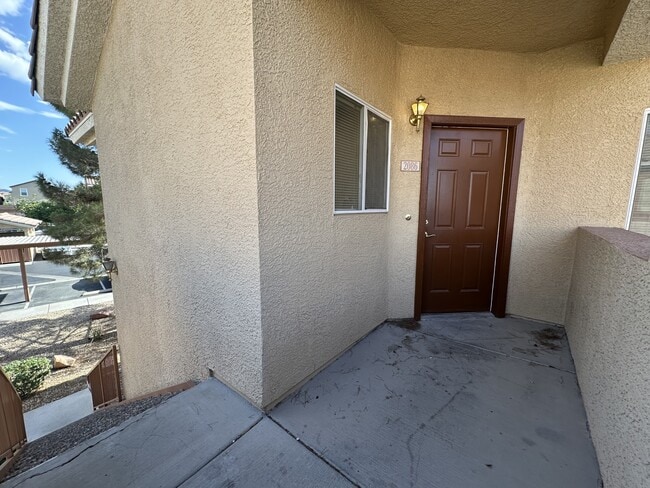Building Photo - 1050 E Cactus Ave