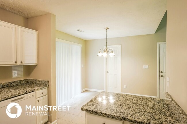 Building Photo - 6670 South Ave