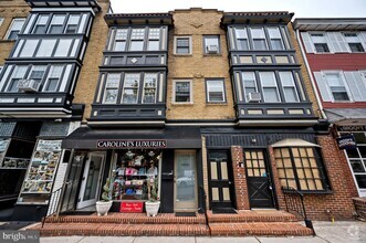 Building Photo - 221 A Kings Hwy E