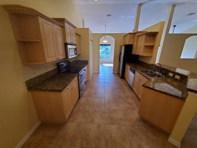 Building Photo - 1049 SW Ingrassina Ave