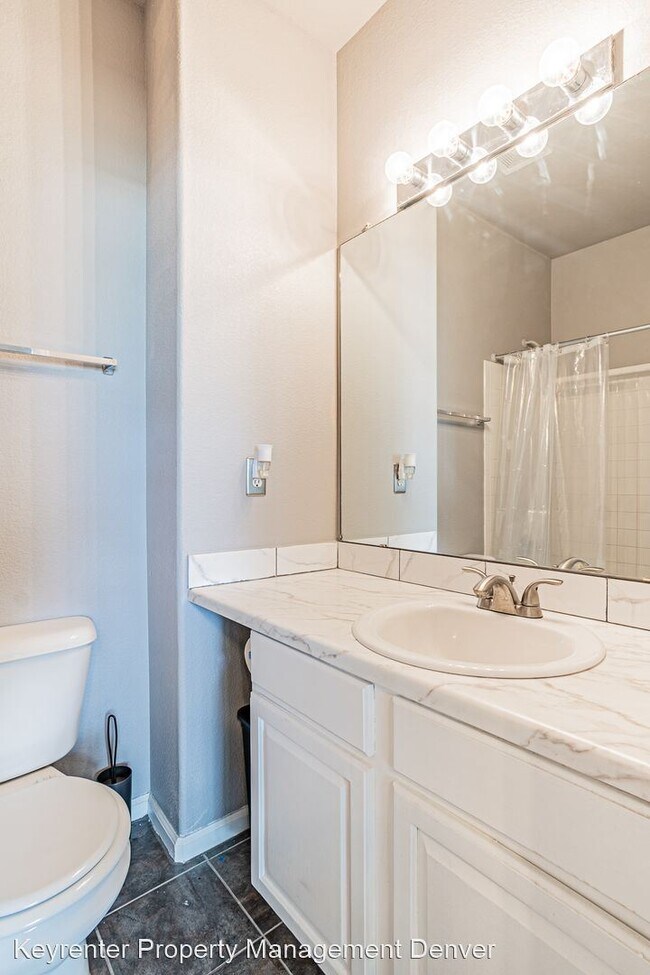 Building Photo - 2 br, 2.5 bath House - 8199 Welby Rd 4201