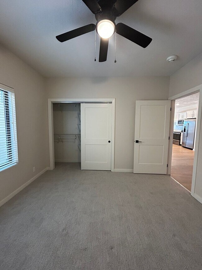 Building Photo - Elkhorn Landing Rentals (20605 Elkhorn Dr.)