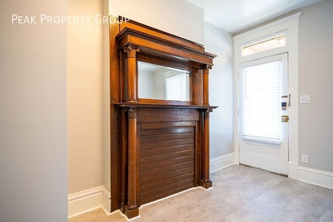 Building Photo - 952 Delaware Ave