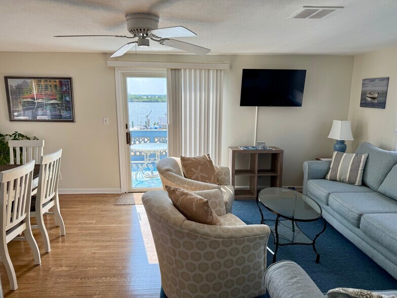 Building Photo - 435 Harborside Dr W
