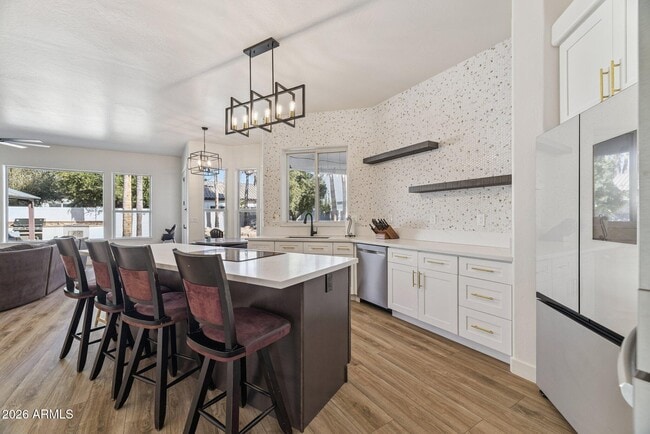 Building Photo - 2732 E Hillery Dr