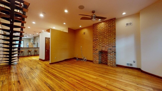 Building Photo - 1834 Ingleside Terrace NW