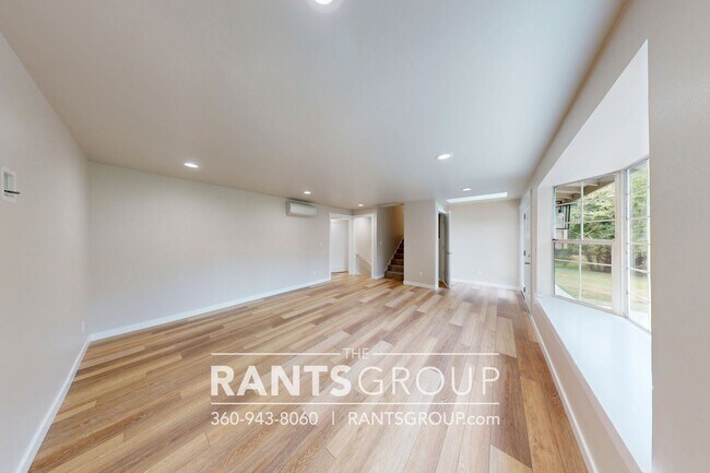 Building Photo - 4 br, 3 bath House - 3124 Jorgenson Rd NE