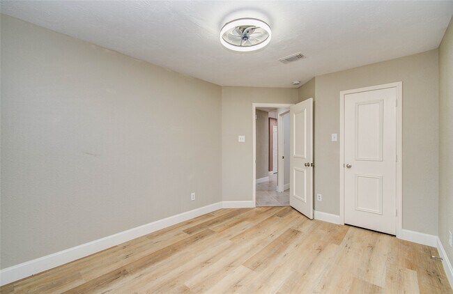 Building Photo - 12846 Sai Baba Dr