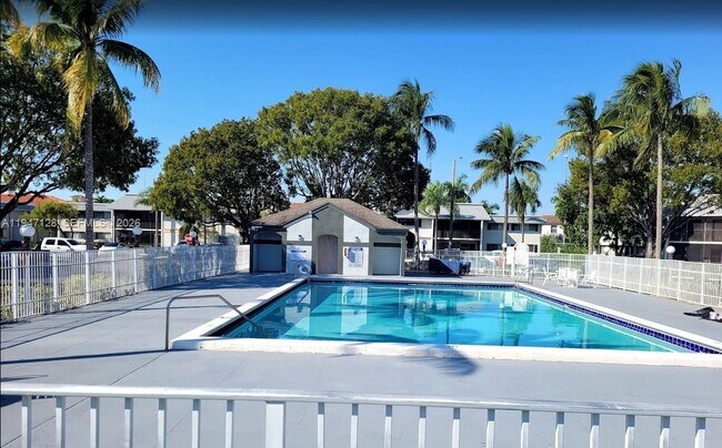 Building Photo - 468 NE 206th Ln