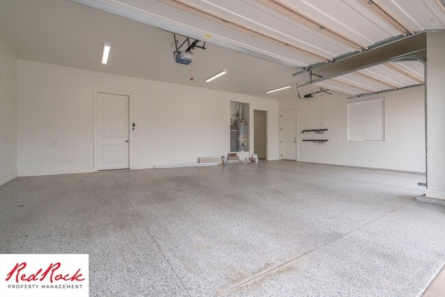 Building Photo - Pet Friendly 4 Bedroom Little Valley Home ...