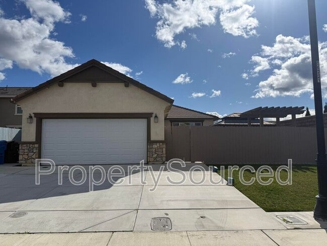 Building Photo - 1697 W Woodward Ave