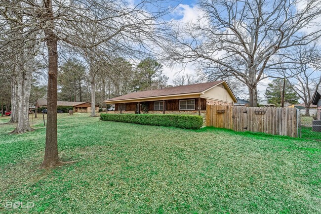 Building Photo - Check Out this 3 bed 2 bath in Bossier!!