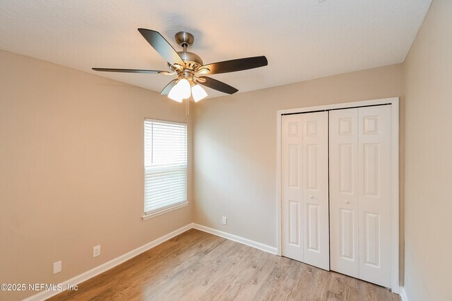 Building Photo - 5609 Village Pond Cir