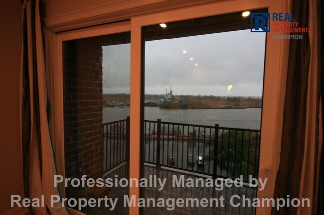 Building Photo - Luxury Condo in Heart of Wilmington with Water Views