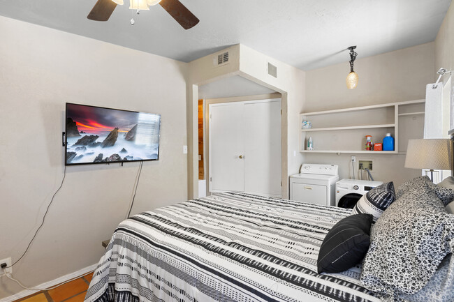 Building Photo - Terra Cotta