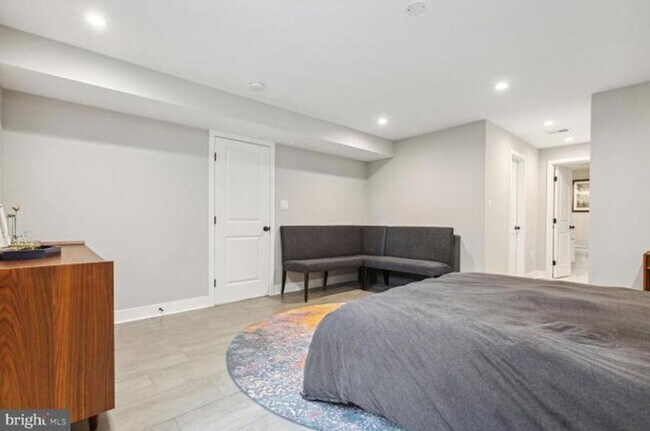 Building Photo - Available Now! Two Bed // Two Bath in Ecki...