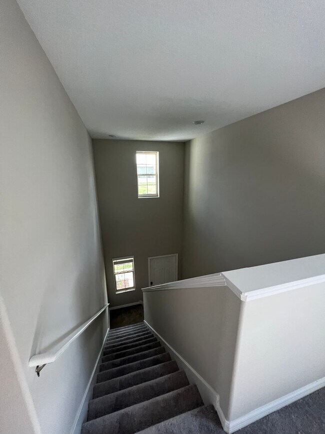 Building Photo - 12032 Miracle Mile Dr- Timber Creek