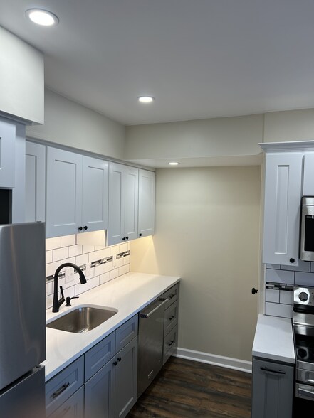 Building Photo - 149 W Kenilworth Cir