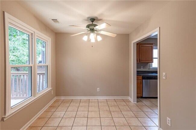 Building Photo - 705 Oxford Crest Ct NW