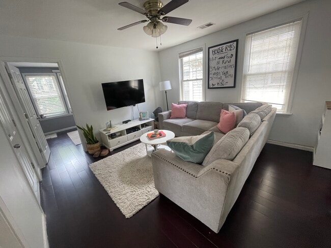 Building Photo - 1828 N Bissell St