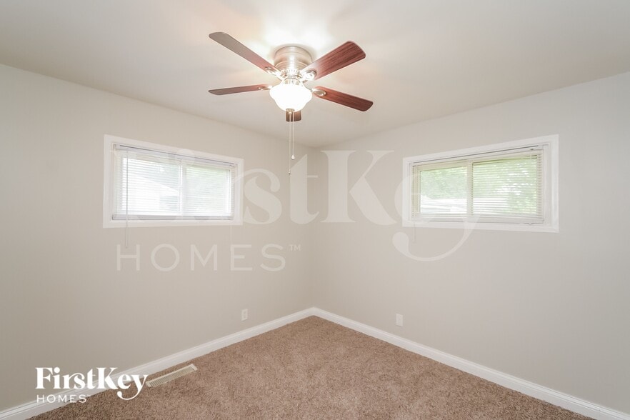 Building Photo - 4931 Karen Dr