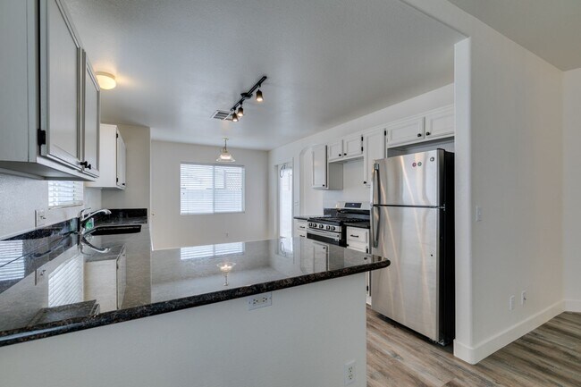 Building Photo - Single story home - NO HOA