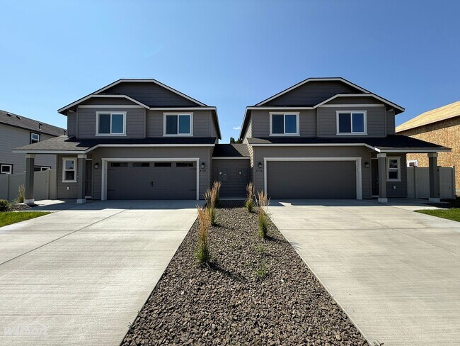 Building Photo - REST OF AUGUST FREE! 3 Bed, 2.5 Bath with ...
