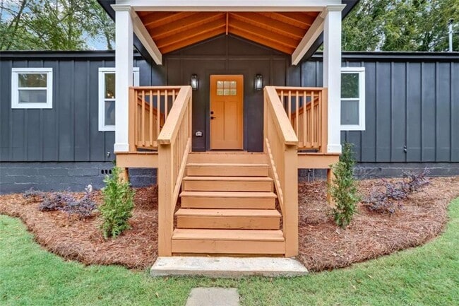 Building Photo - 1250 Byewood Ln SW