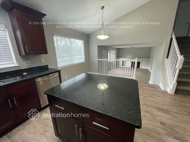 Building Photo - 5480 S Nepal Ct