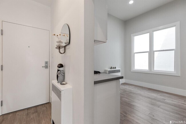 Building Photo - 1620 Broadway