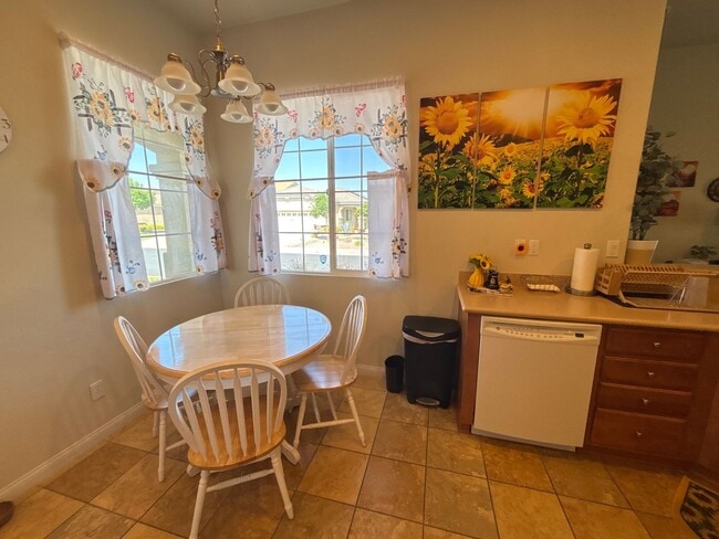Building Photo - Del Web Rental 2 Bedroom