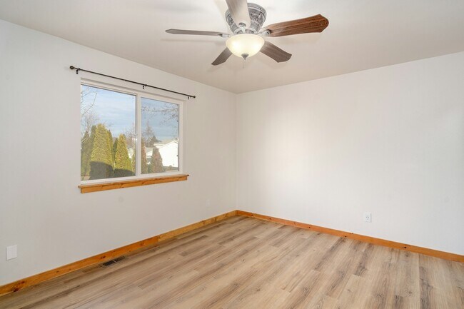 Building Photo - 9705 N Ptarmigan Dr