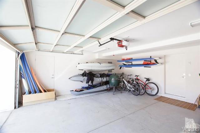 Building Photo - 3302 Ocean Dr