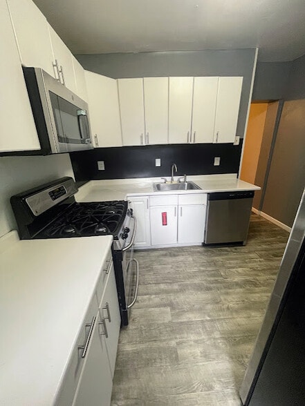 Kitchen/ Dishwasher - 4224 Powelton Ave