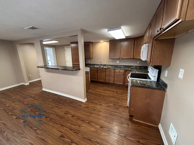 Building Photo - 2417 Co Rd 3778