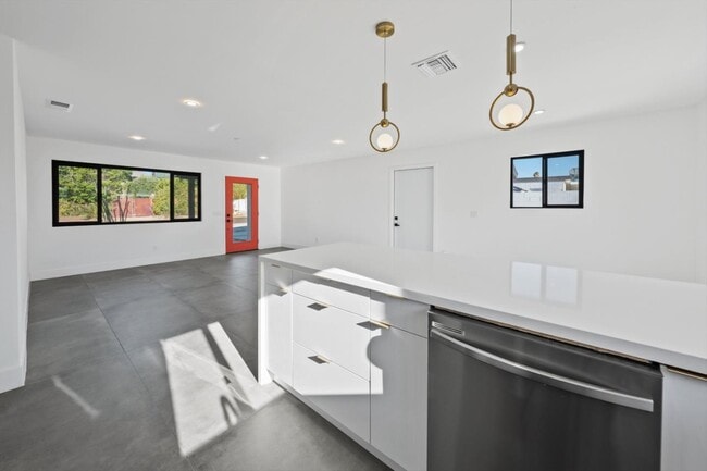 Building Photo - 2600 N Chuperosa Rd