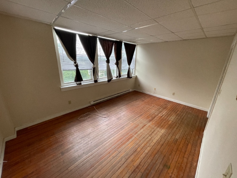 Building Photo - 41 Academy St