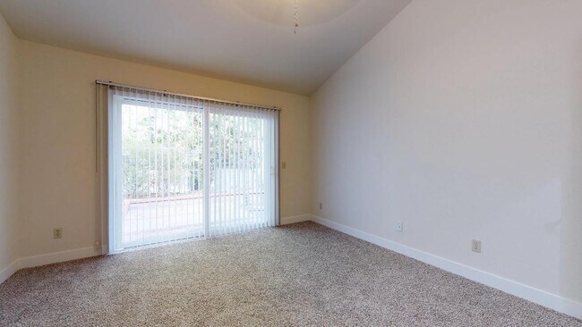 Building Photo - Gorgeous and Bright 2BR/2BA Home perfect f...
