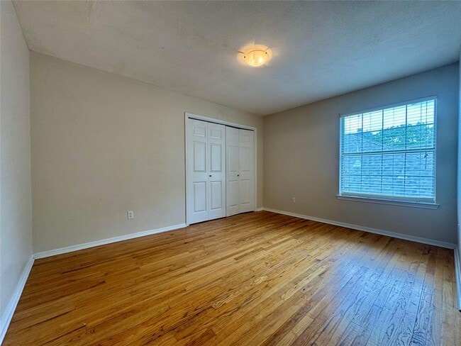 Building Photo - 10813 Redmond Rd
