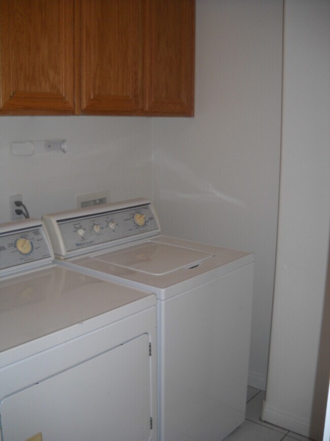 Building Photo - Fabulous Single Story in Peccole Ranch Gated Community!